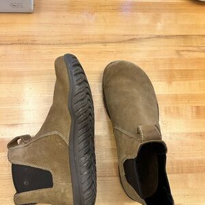 Women’s LEMS CHELSEA SUEDE CEDAR BAREFOOT BOOT